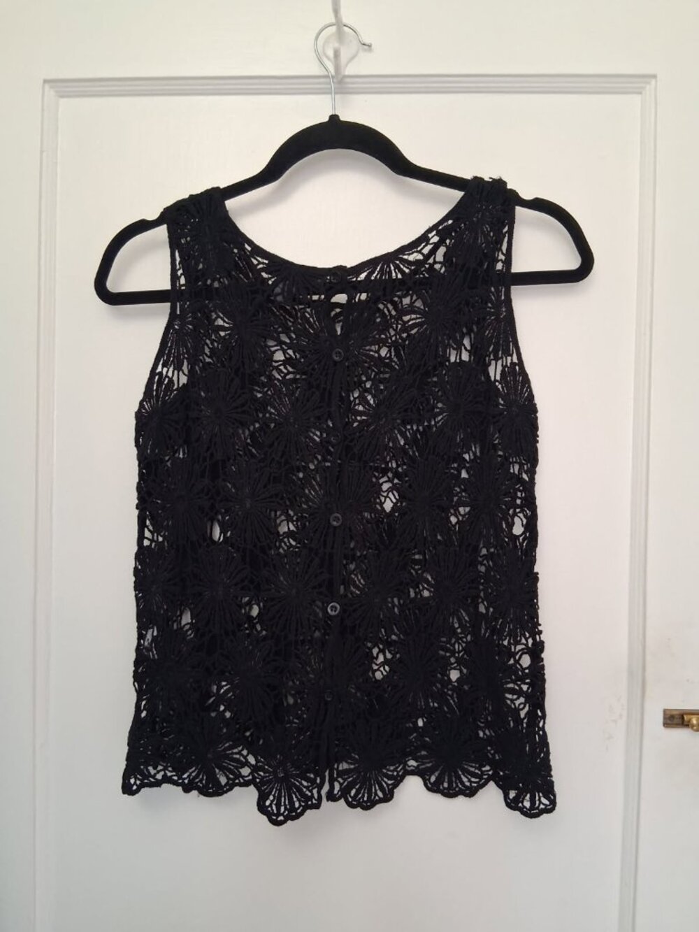 Women's Black Sleeveless Crochet Lace Tank Top